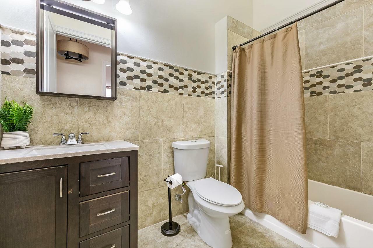 Spacious 4Br Condo On Carondelet Near All Hot Spo New Orleans Dış mekan fotoğraf