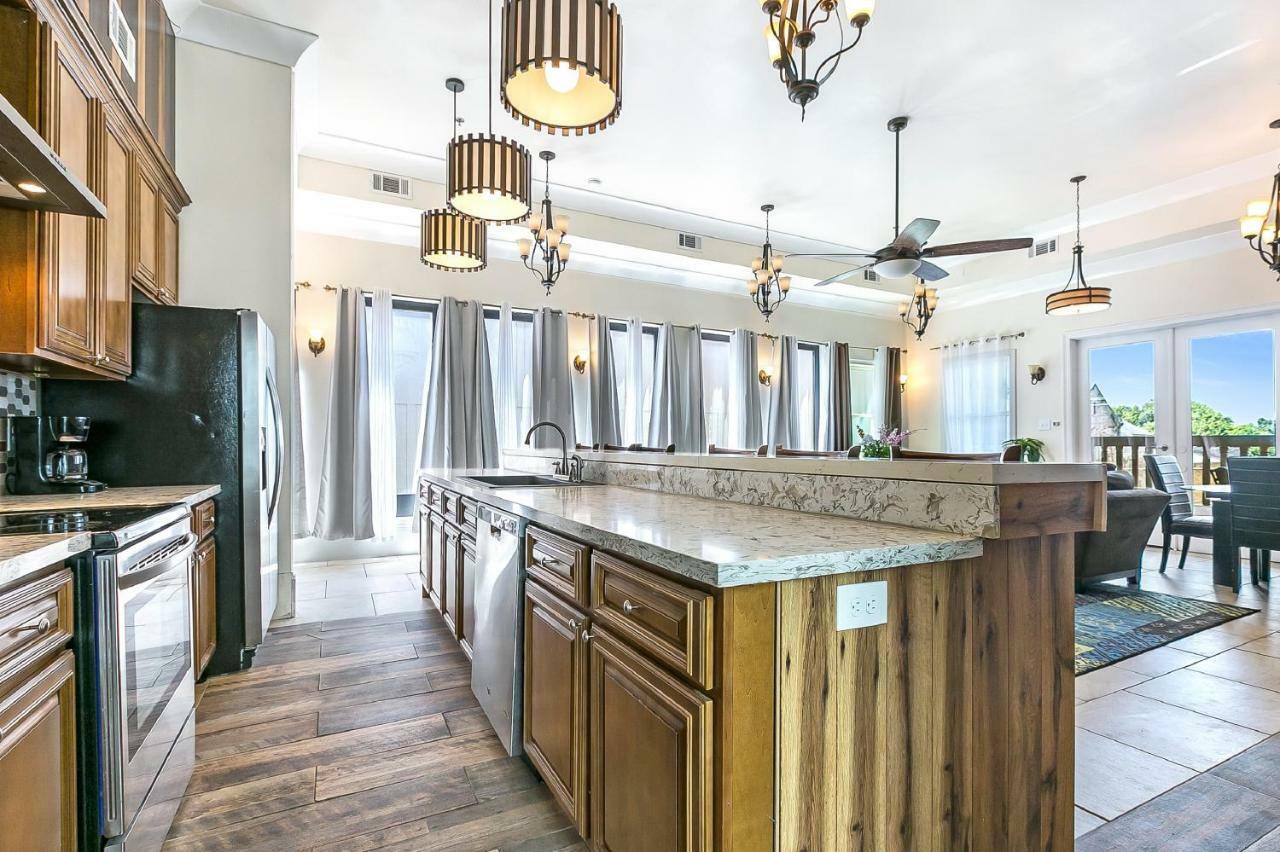 Spacious 4Br Condo On Carondelet Near All Hot Spo New Orleans Dış mekan fotoğraf